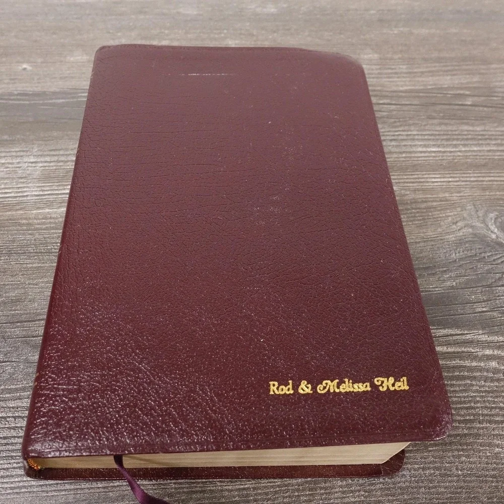 The NIV Study Bible‎ Herald Burgundy Bonded Leather Hardcover Red Letter